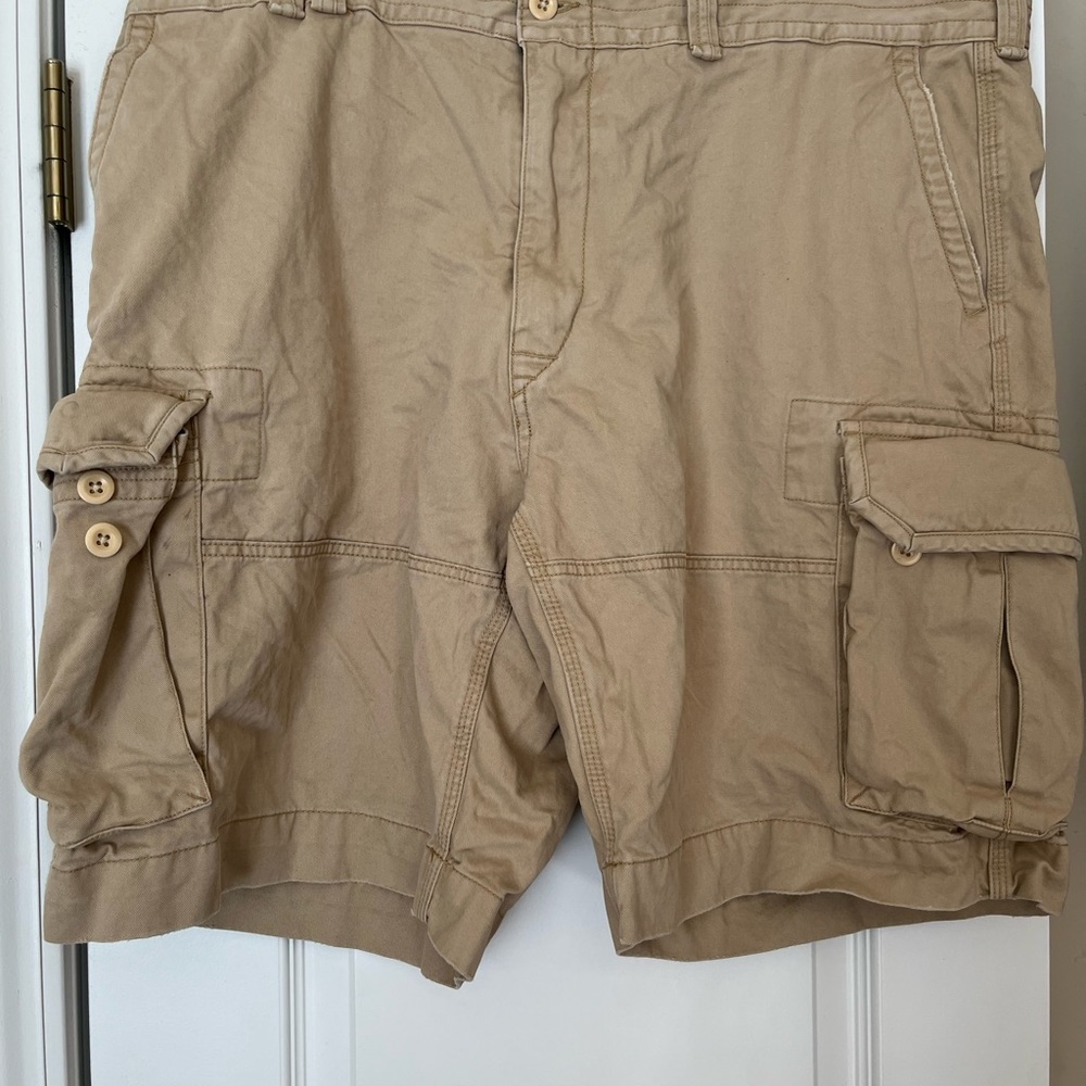Gently used men’s khaki polo by Ralph Lauren cargo shorts size 42 Tall